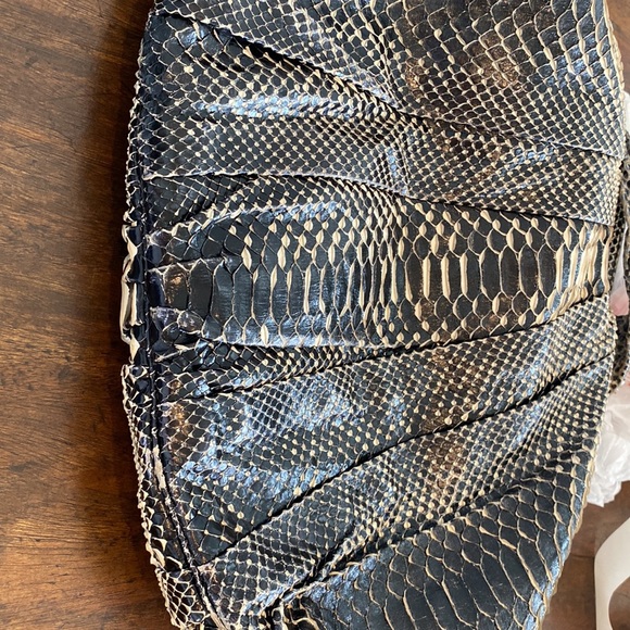 Gorgeous Gucci hysteria convertible Top handle bag Python -large - Picture 10 of 10